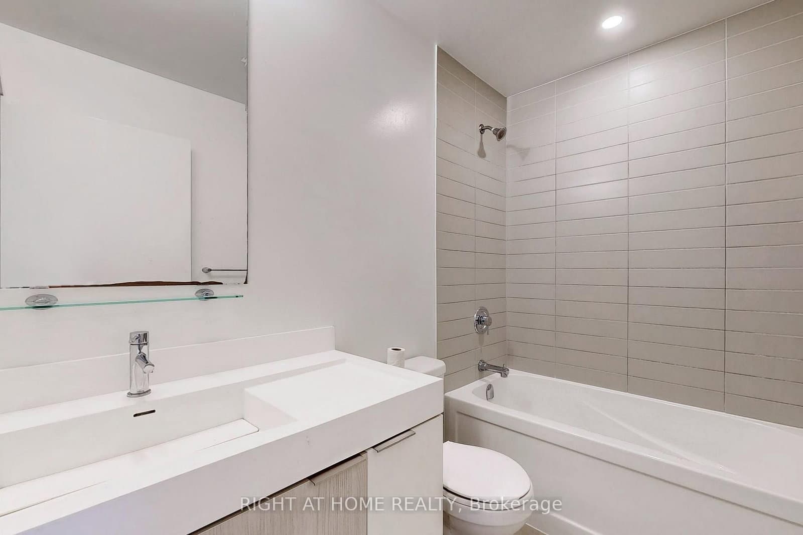 20 Tubman Avenue, Unit 707 thumbnail 12