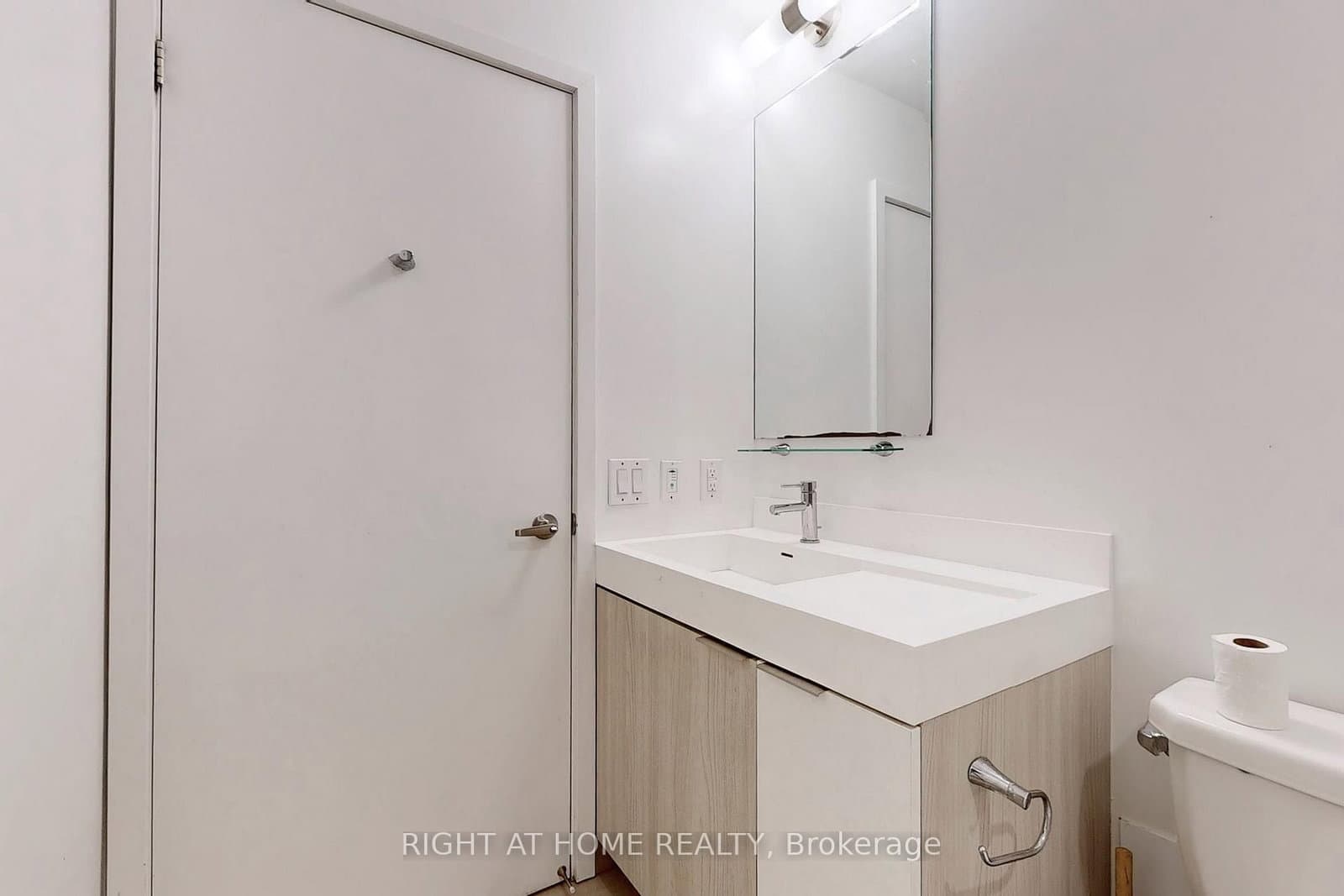 20 Tubman Avenue, Unit 707 thumbnail 13