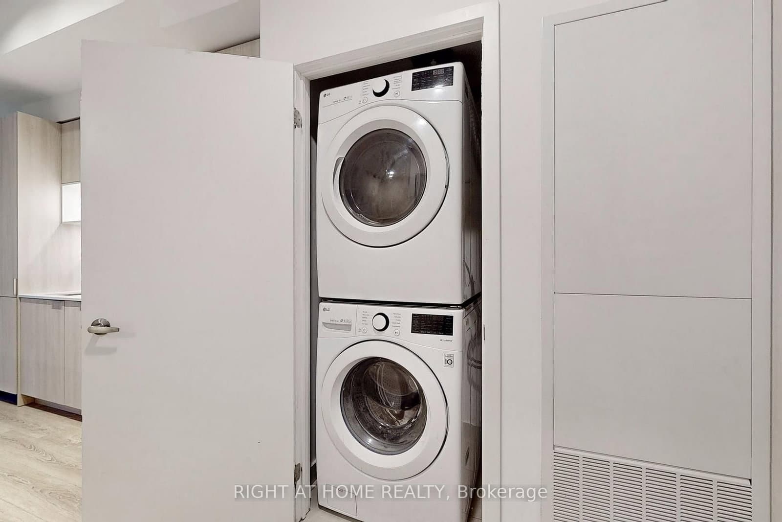 20 Tubman Avenue, Unit 707 thumbnail 14