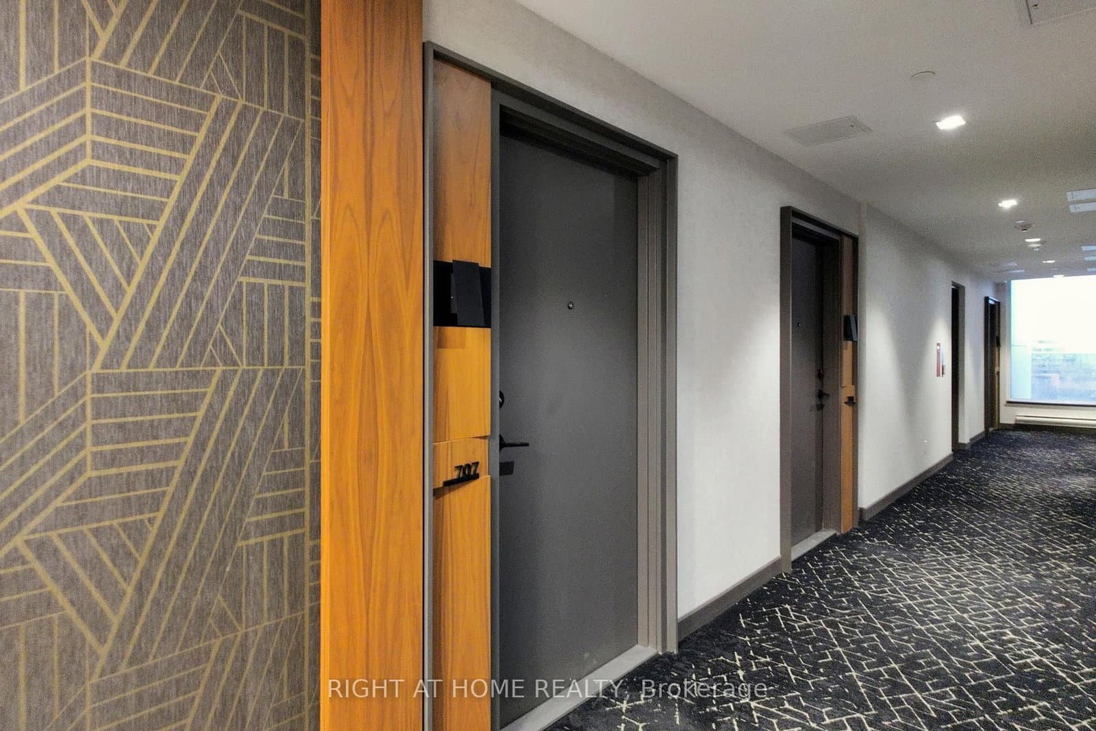 20 Tubman Avenue, Unit 707 thumbnail 18