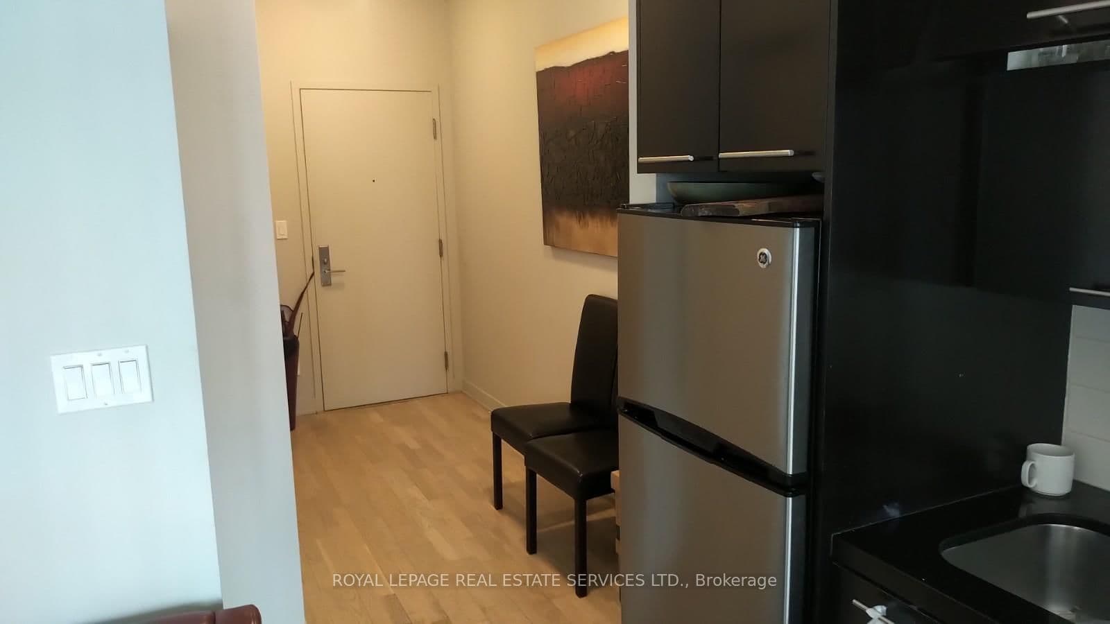 126 Simcoe Street, Unit 1609 thumbnail 4