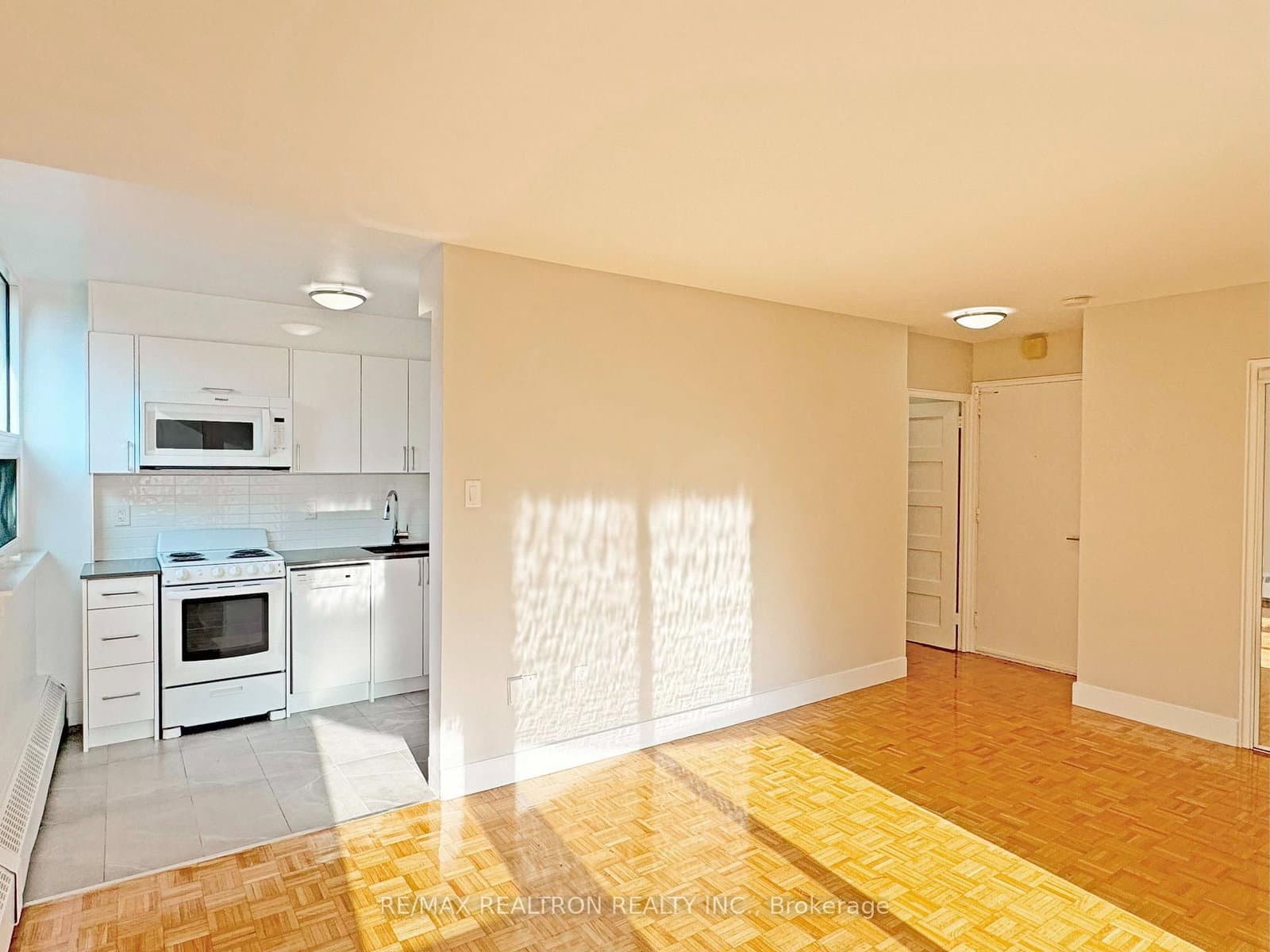 485 Huron Street, Unit 1203 thumbnail 2
