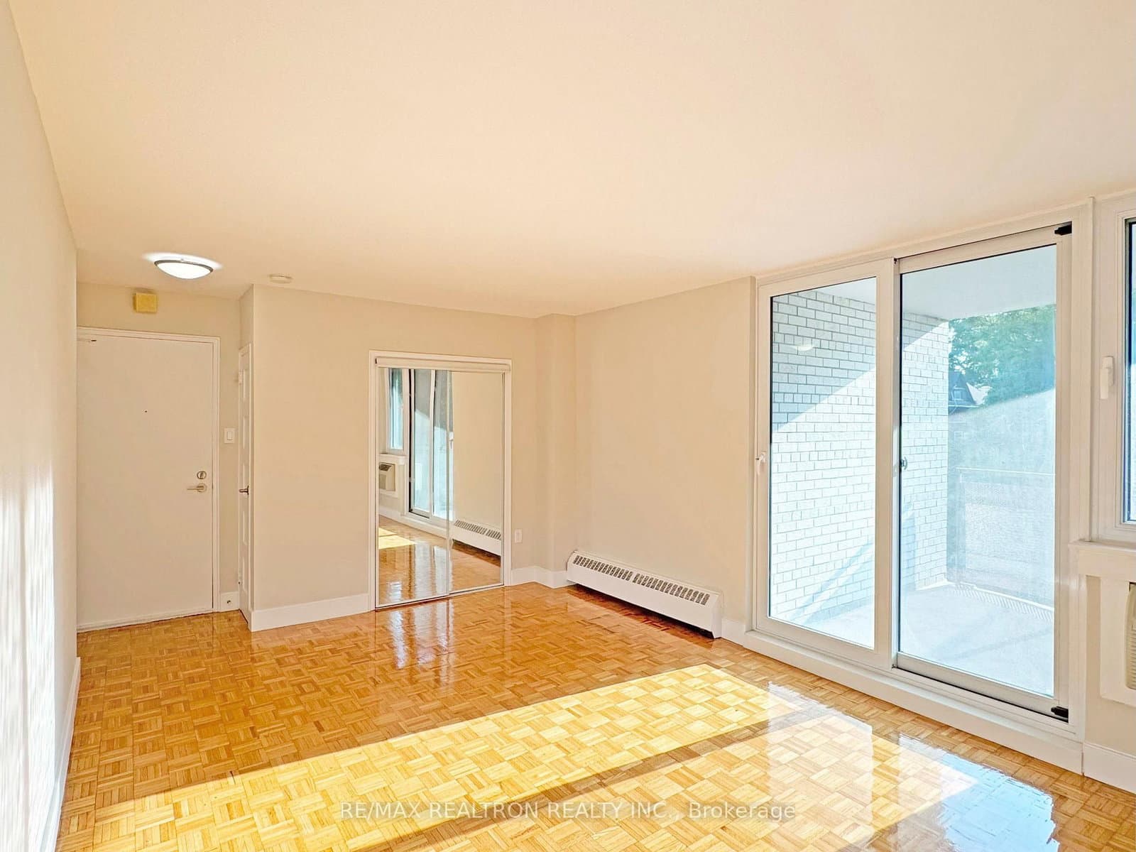 485 Huron Street, Unit 1203 thumbnail 4