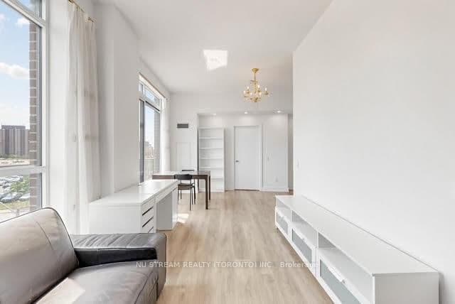 128 Fairview Mall Drive, Unit 405 thumbnail 11