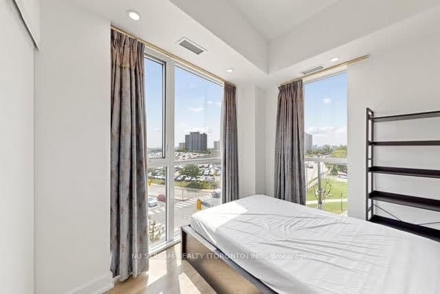 128 Fairview Mall Drive, Unit 405 thumbnail 17