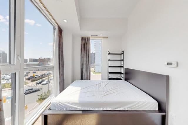 128 Fairview Mall Drive, Unit 405 thumbnail 18