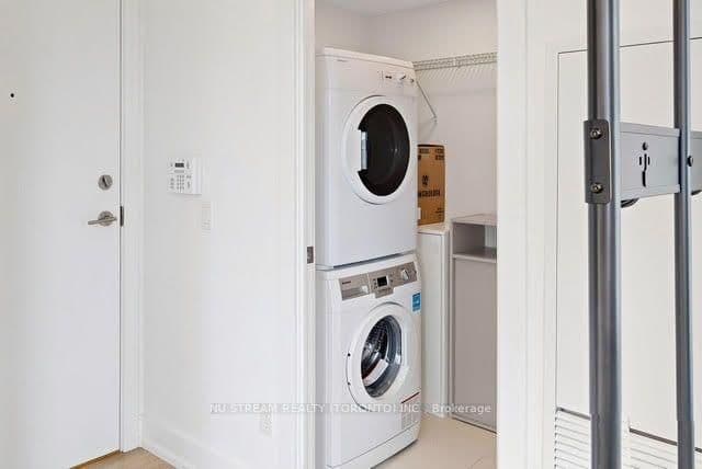 128 Fairview Mall Drive, Unit 405 thumbnail 24