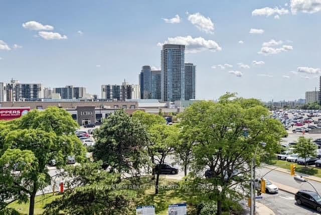 128 Fairview Mall Drive, Unit 405 thumbnail 27