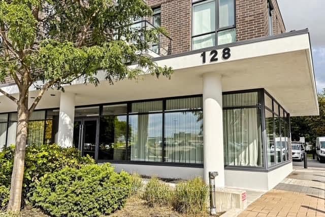 128 Fairview Mall Drive, Unit 405 thumbnail 3