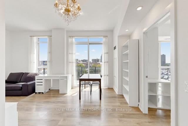 128 Fairview Mall Drive, Unit 405 thumbnail 9