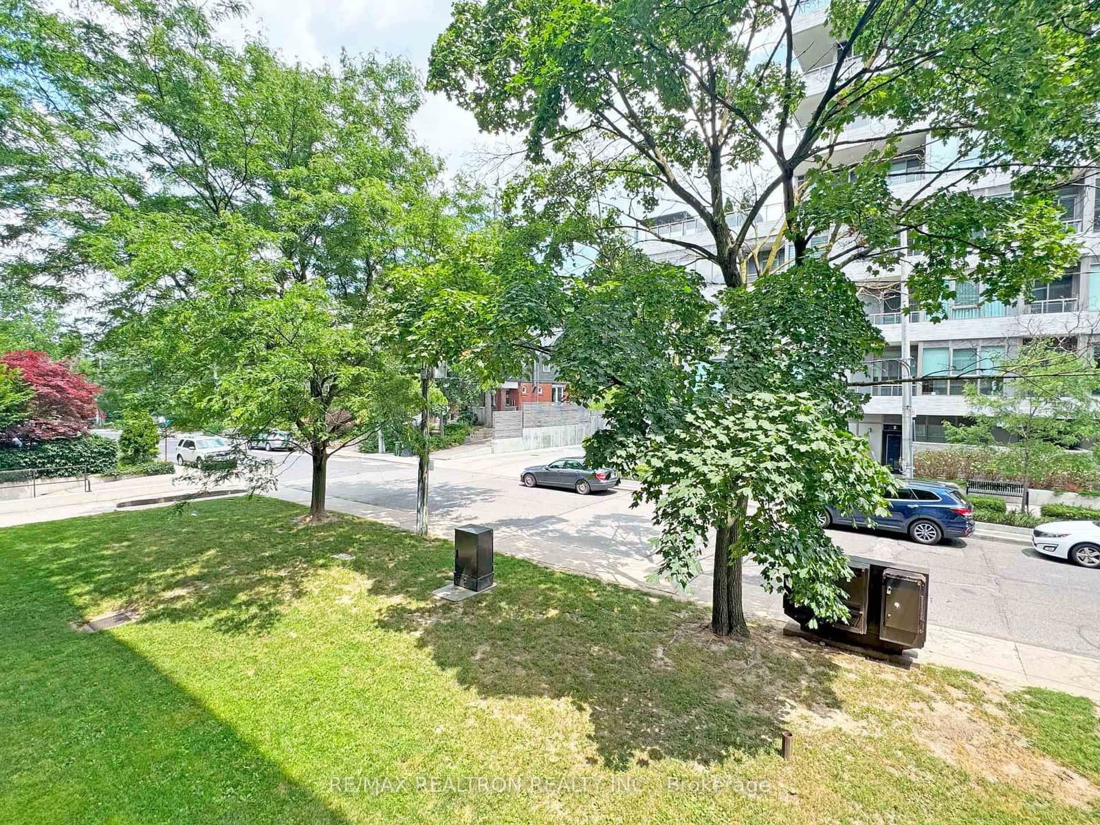 490 Eglinton Avenue E, Unit 206 thumbnail 9