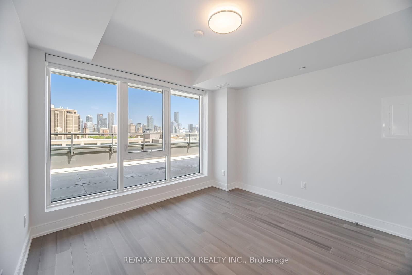 664 Spadina Avenue, Unit 1005 thumbnail 10