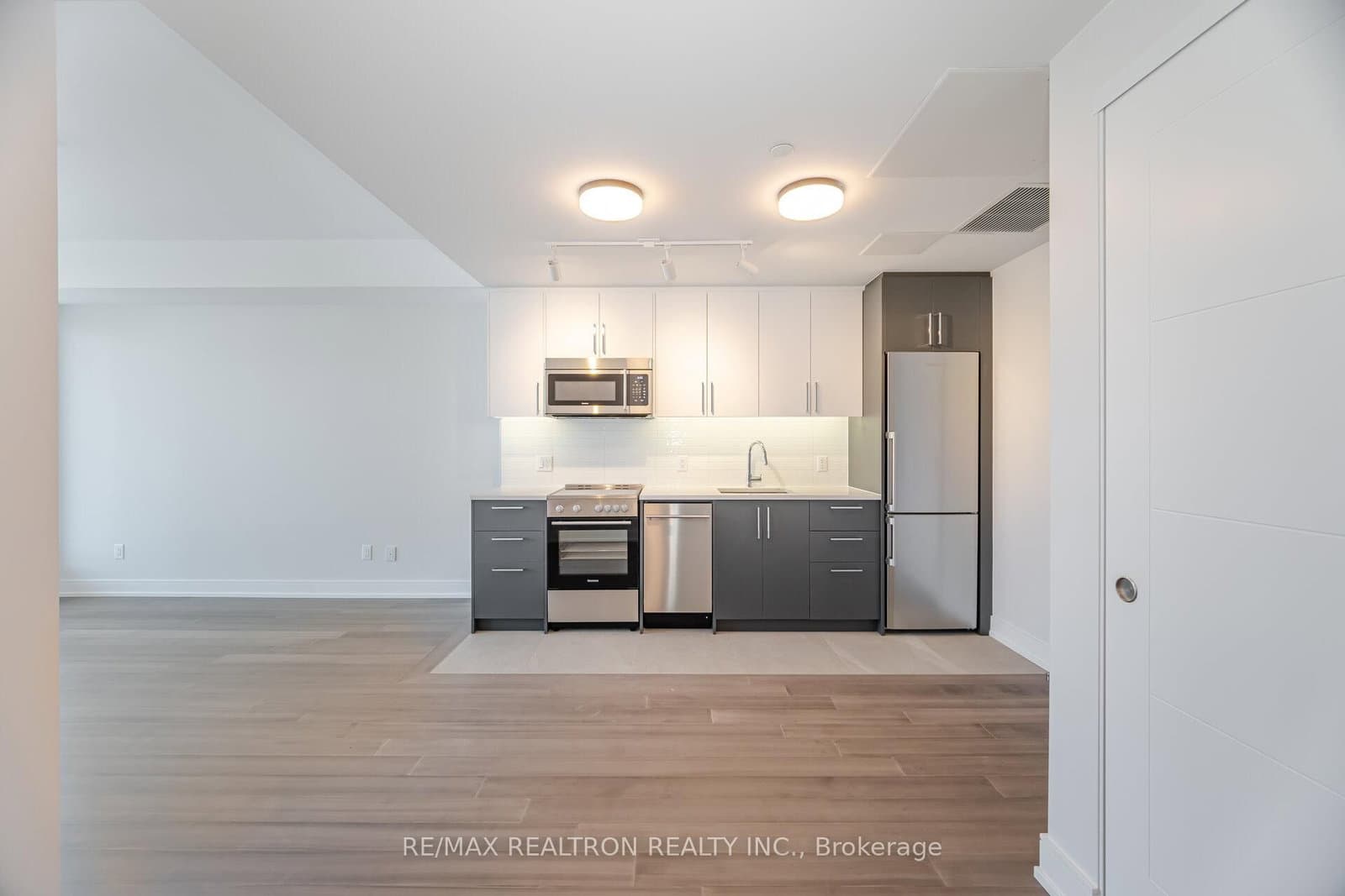 664 Spadina Avenue, Unit 1005 thumbnail 5