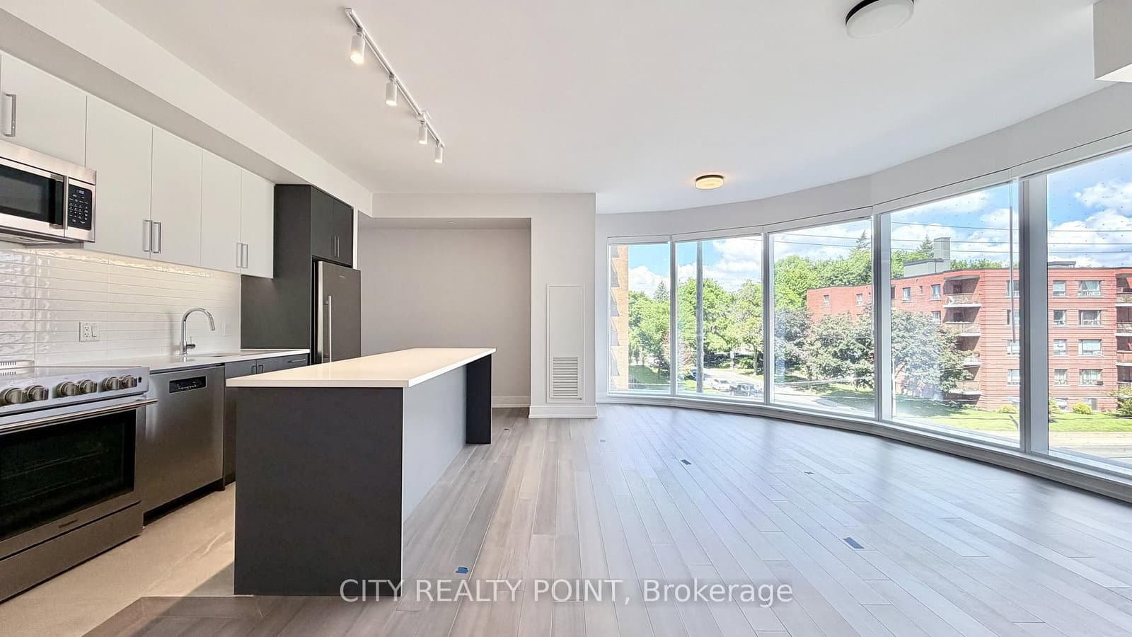2525 Bathurst Street, Unit 407 thumbnail 2