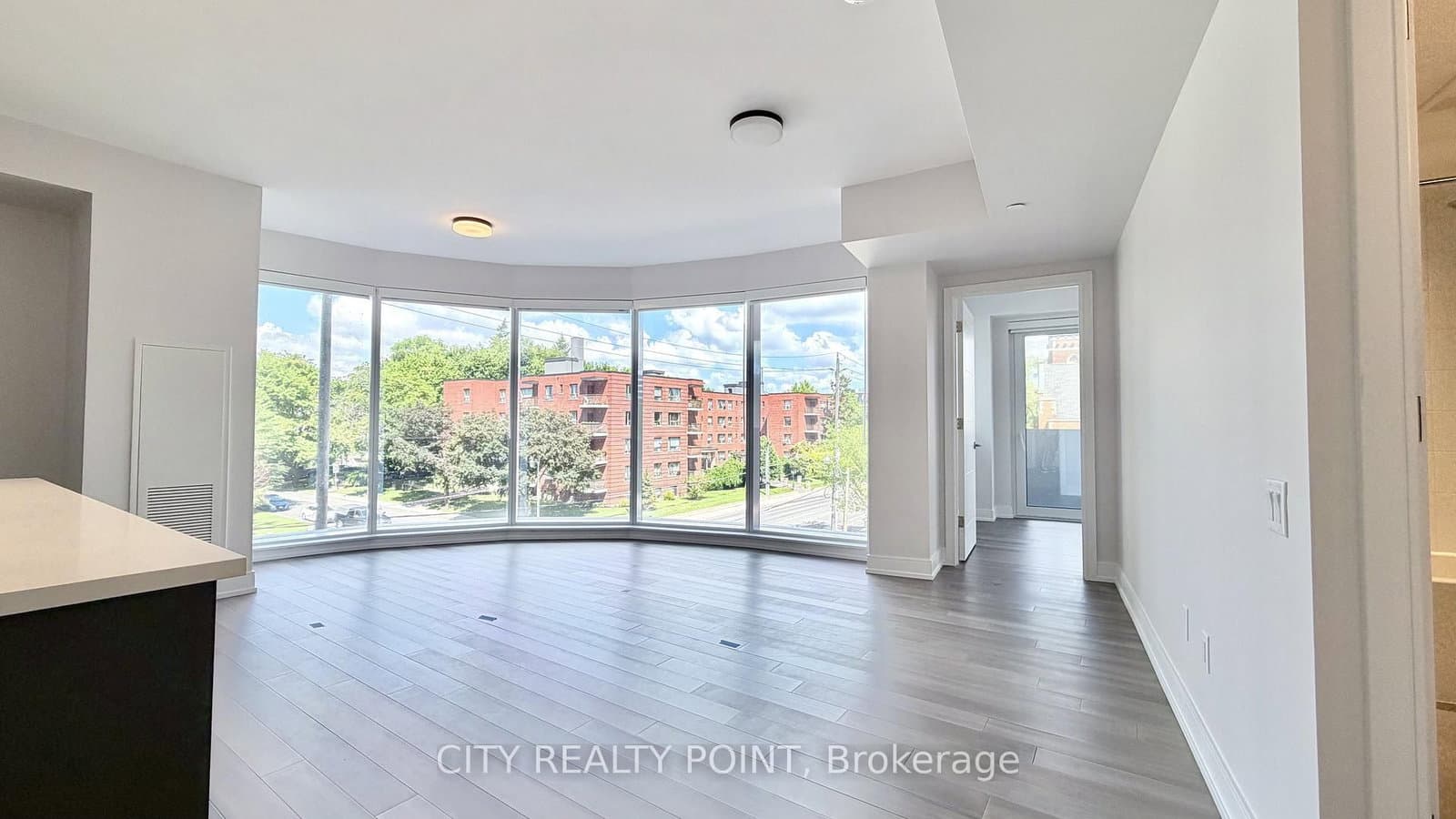 2525 Bathurst Street, Unit 407 thumbnail 3