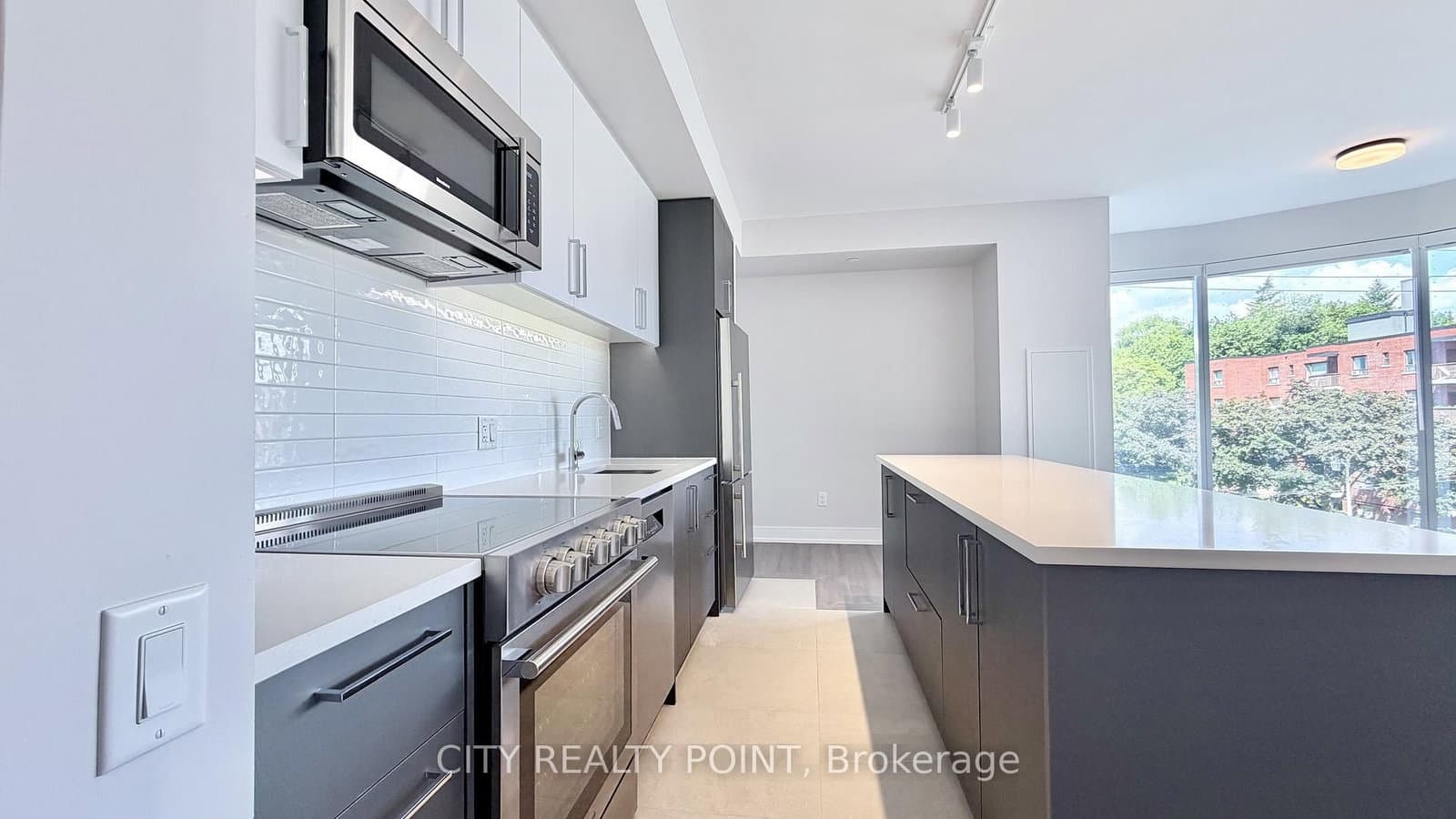 2525 Bathurst Street, Unit 407 thumbnail 6