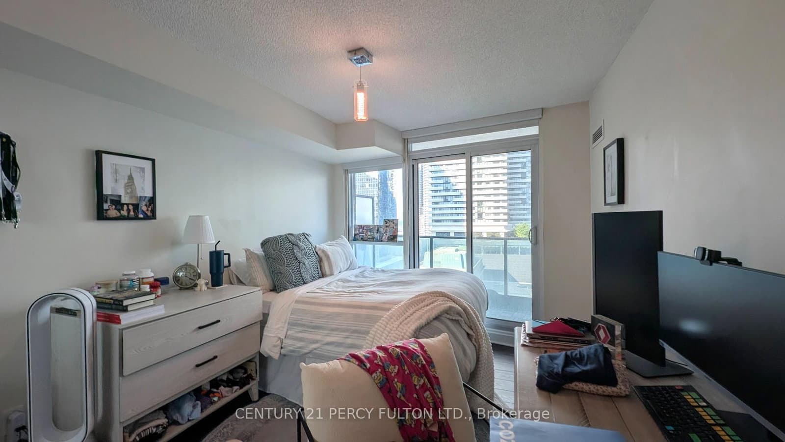 33 Bay Street, Unit 1303 thumbnail 12