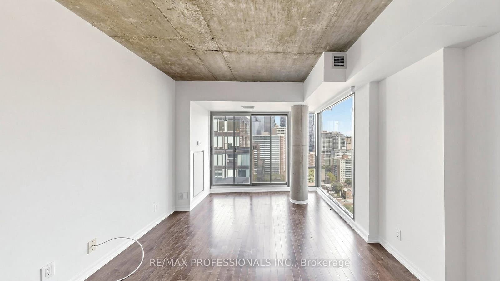 22 Wellesley Street E, Unit 2008 thumbnail 5