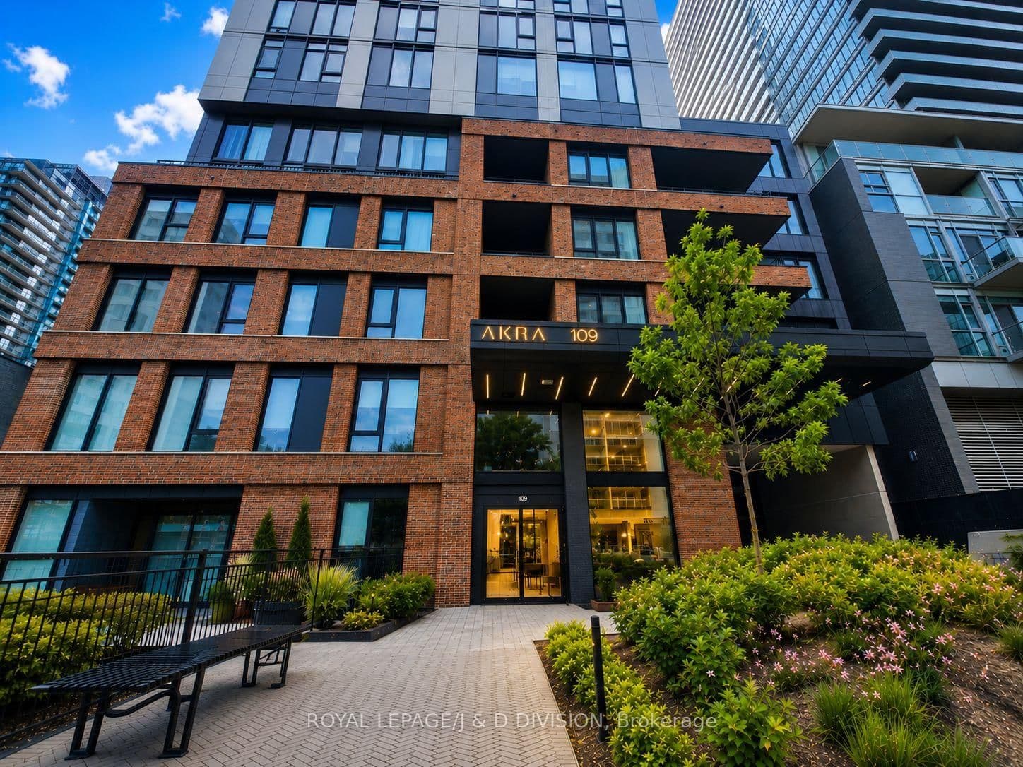 109 Erskine Avenue, Unit 1304 - Image 1