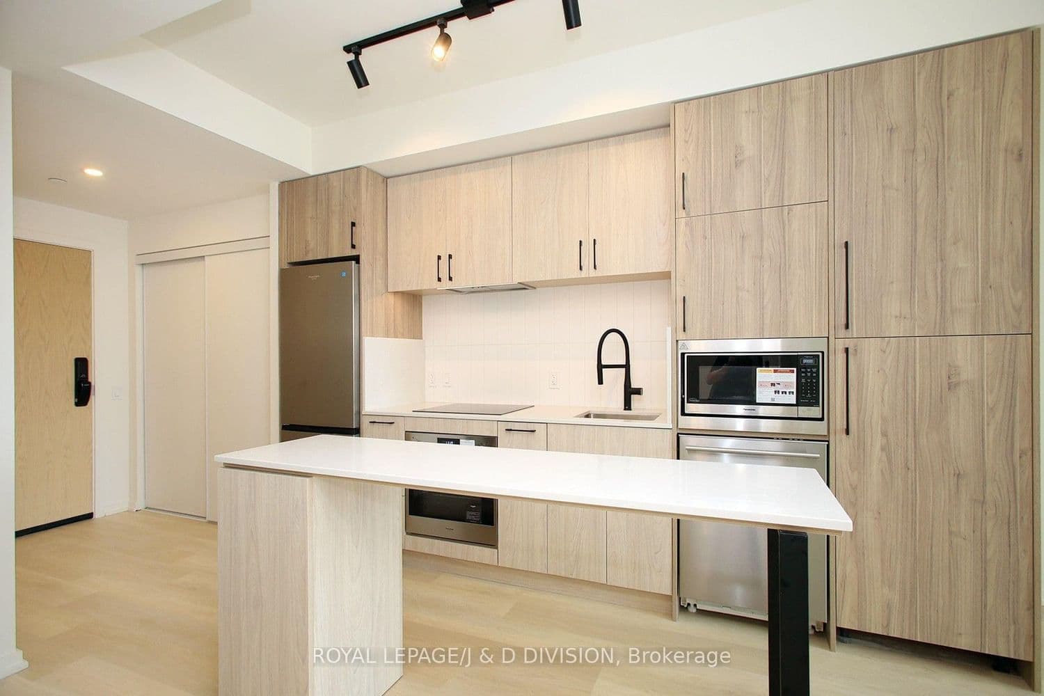 109 Erskine Avenue, Unit 1304 thumbnail 15