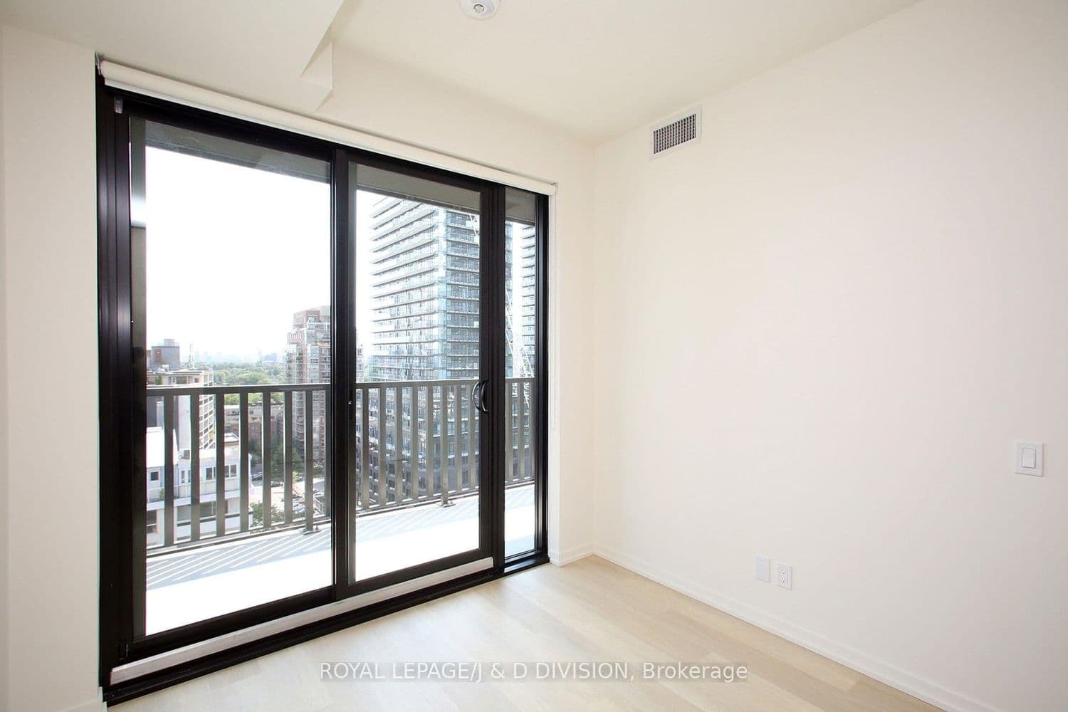 109 Erskine Avenue, Unit 1304 thumbnail 16