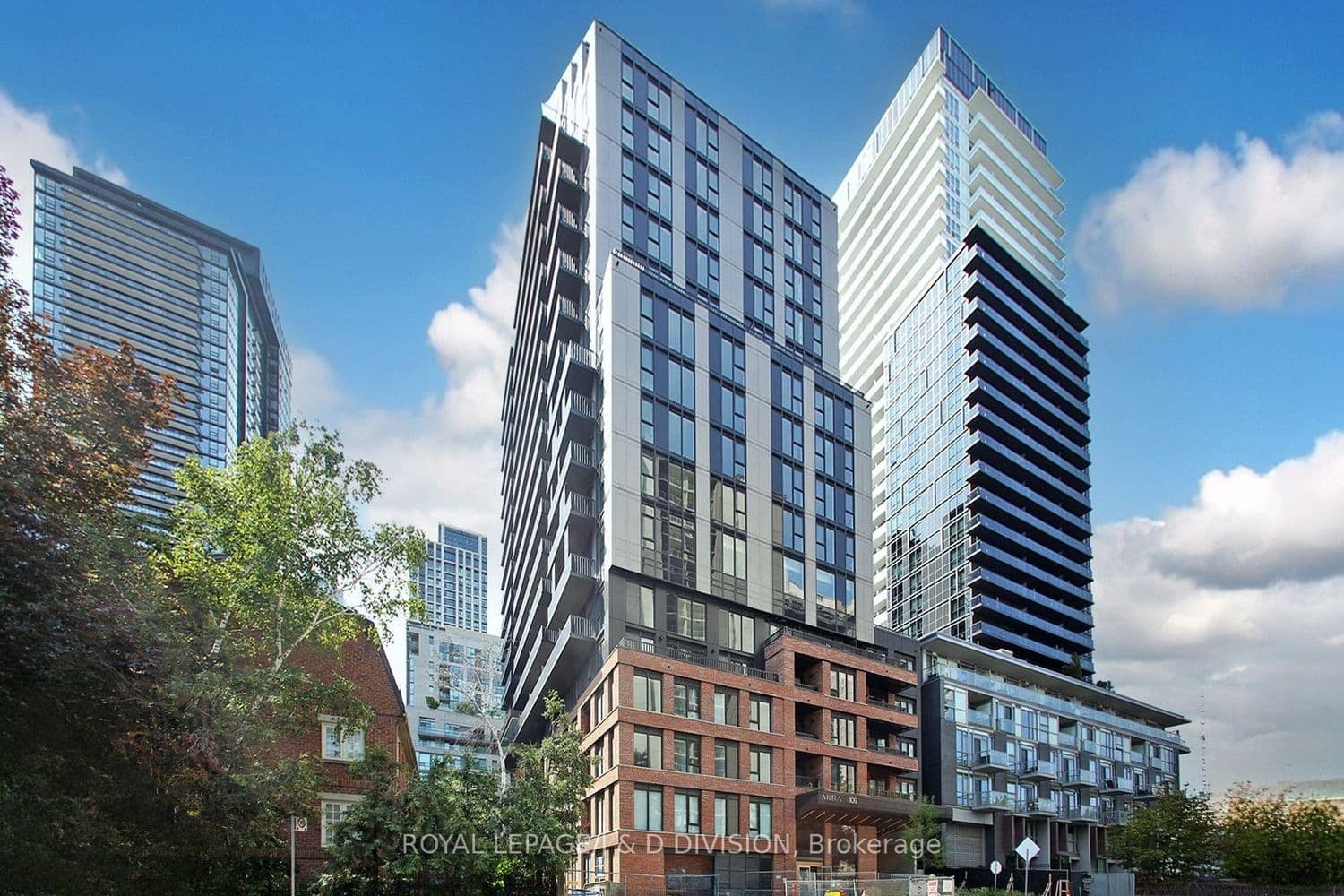 109 Erskine Avenue, Unit 1304 thumbnail 2