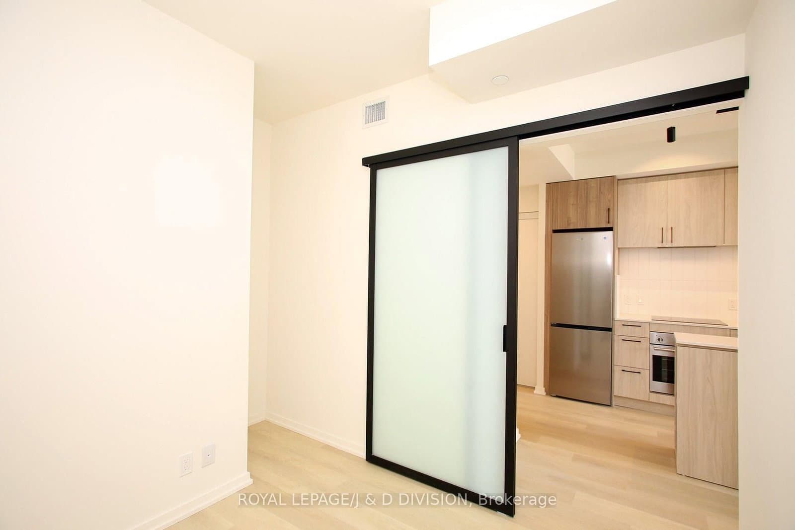 109 Erskine Avenue, Unit 1304 thumbnail 21