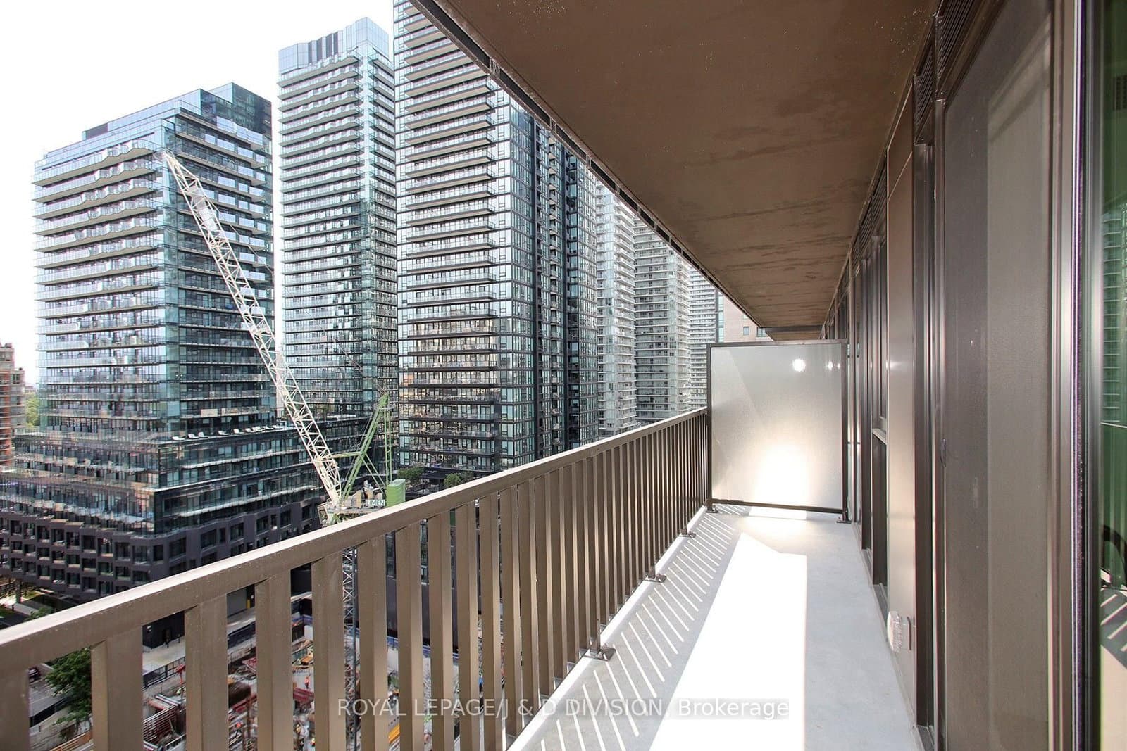 109 Erskine Avenue, Unit 1304 thumbnail 25