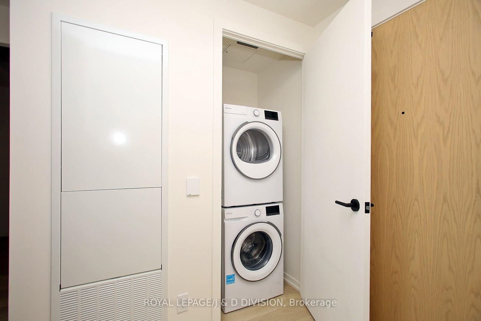 109 Erskine Avenue, Unit 1304 thumbnail 27