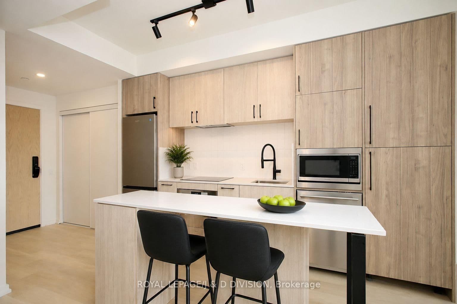 109 Erskine Avenue, Unit 1304 thumbnail 4