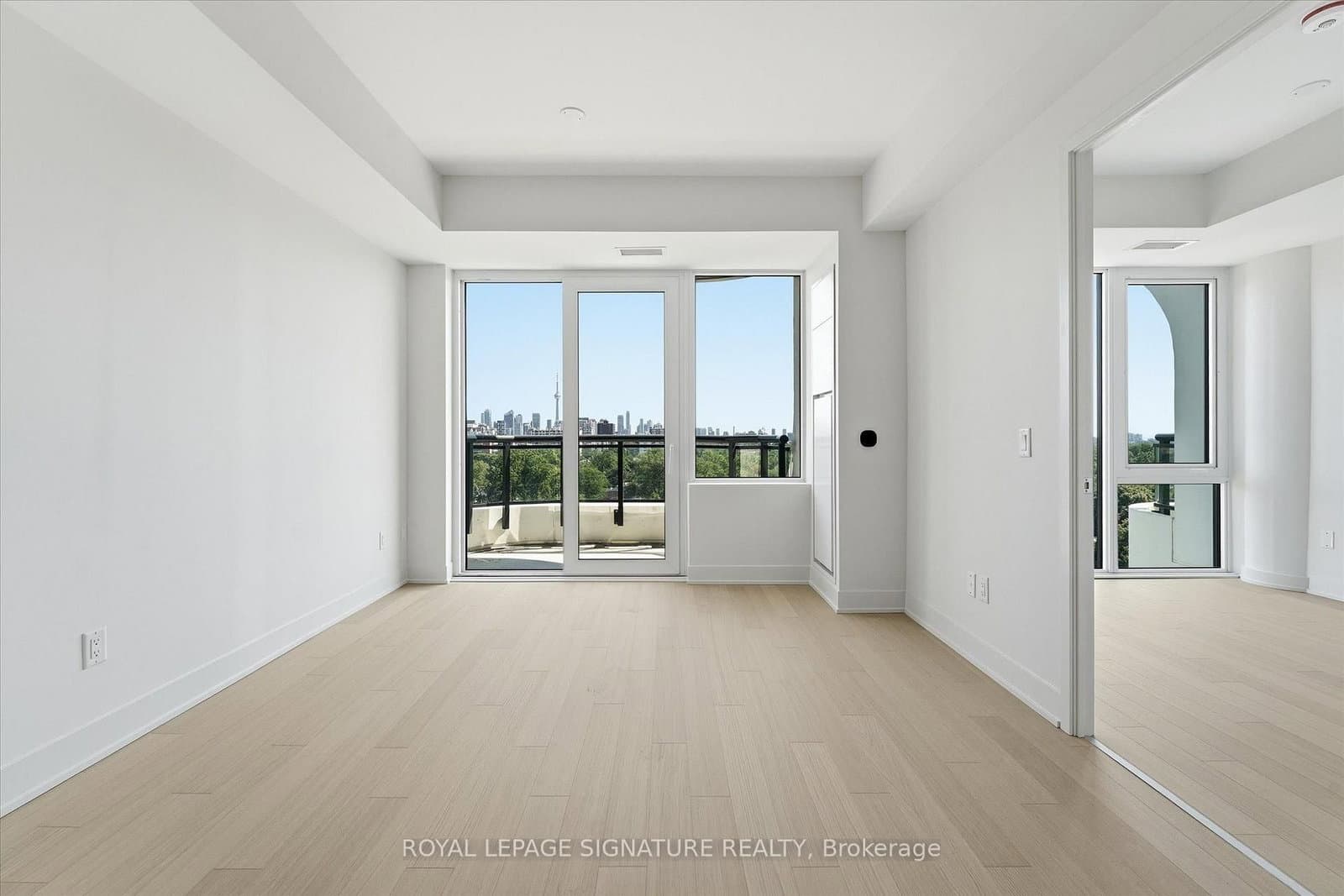 322 Dupont Street, Unit 1004 thumbnail 12