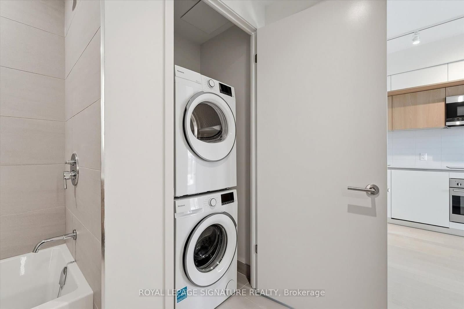322 Dupont Street, Unit 1004 thumbnail 23