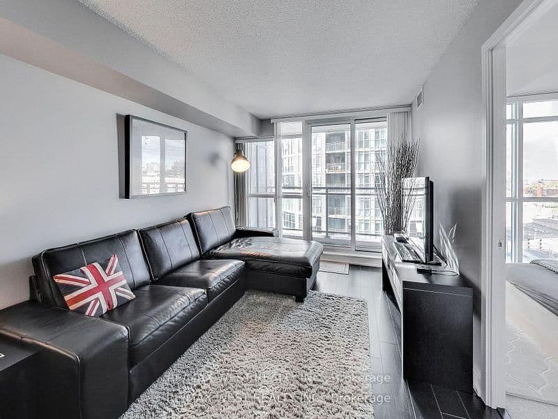 15 Iceboat Terrace, Unit 1110 thumbnail 6