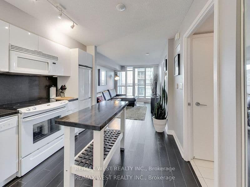 15 Iceboat Terrace, Unit 1110 thumbnail 7