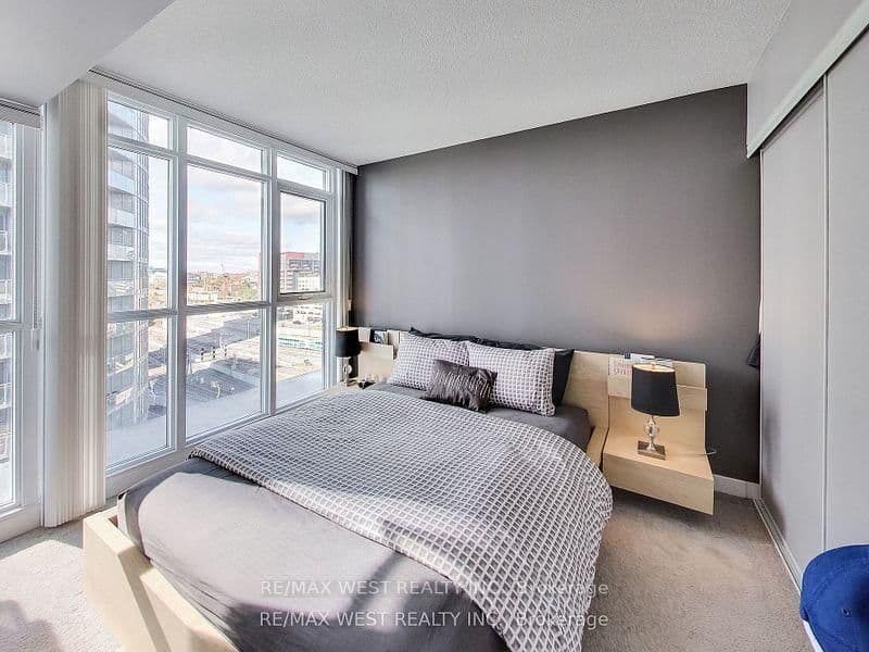 15 Iceboat Terrace, Unit 1110 thumbnail 8