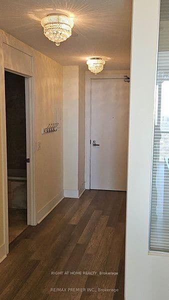 32 Davenport Road, Unit 2705 thumbnail 6