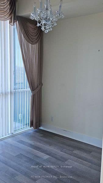 32 Davenport Road, Unit 2705 thumbnail 9