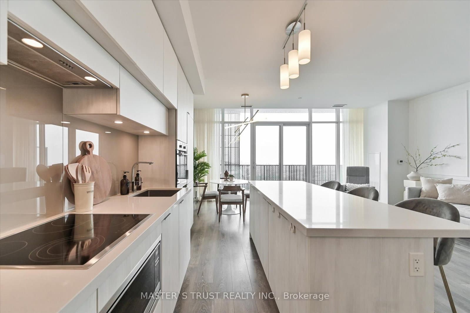 8 Eglinton Avenue E, Unit PH5801 thumbnail 10