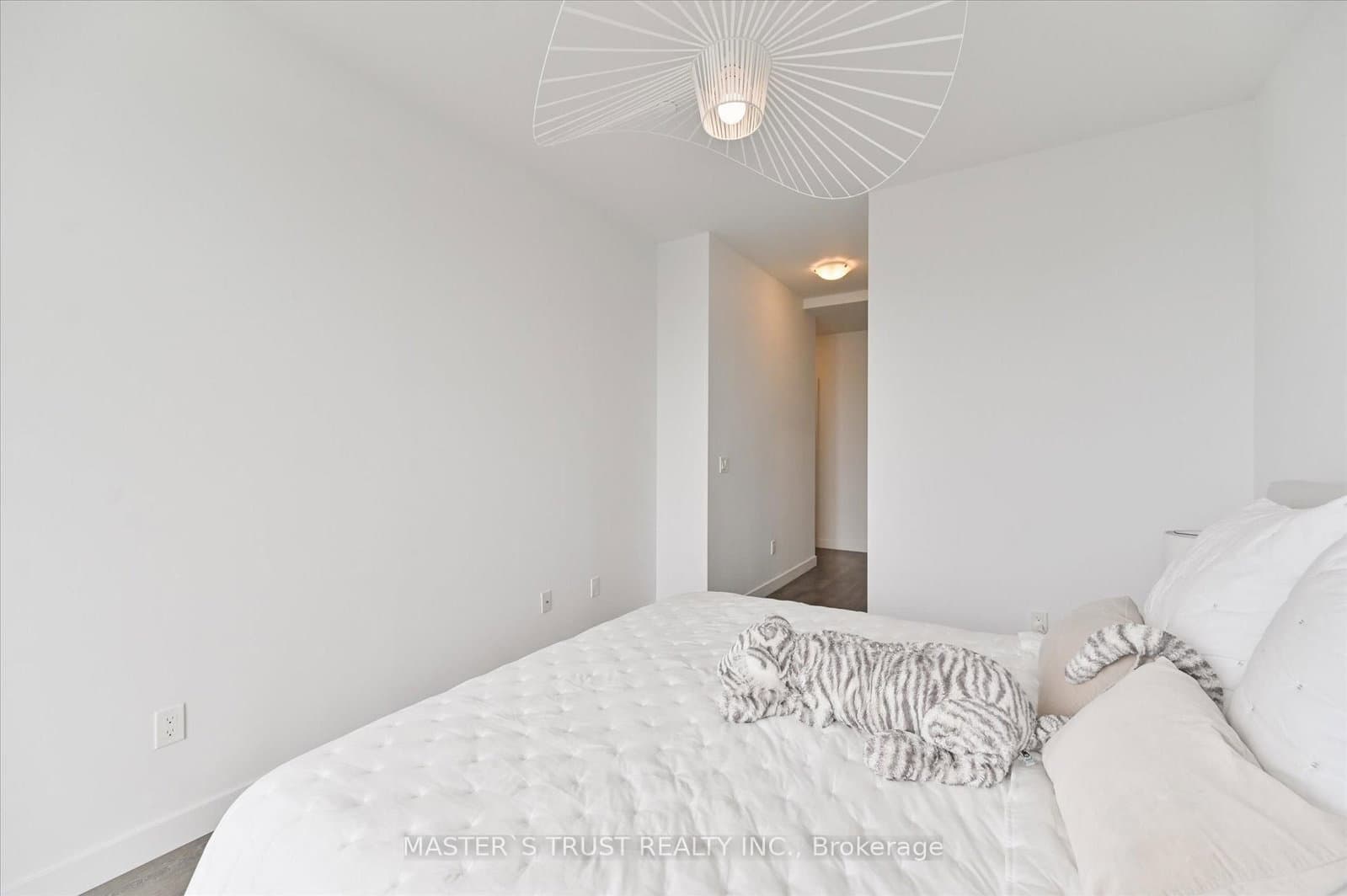 8 Eglinton Avenue E, Unit PH5801 thumbnail 19