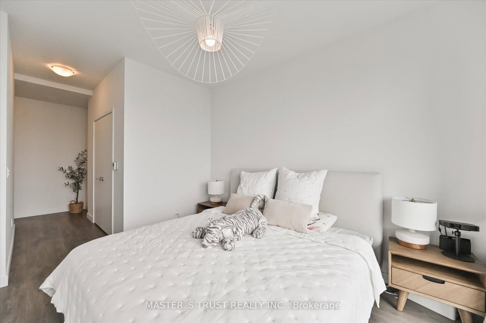 8 Eglinton Avenue E, Unit PH5801 thumbnail 20
