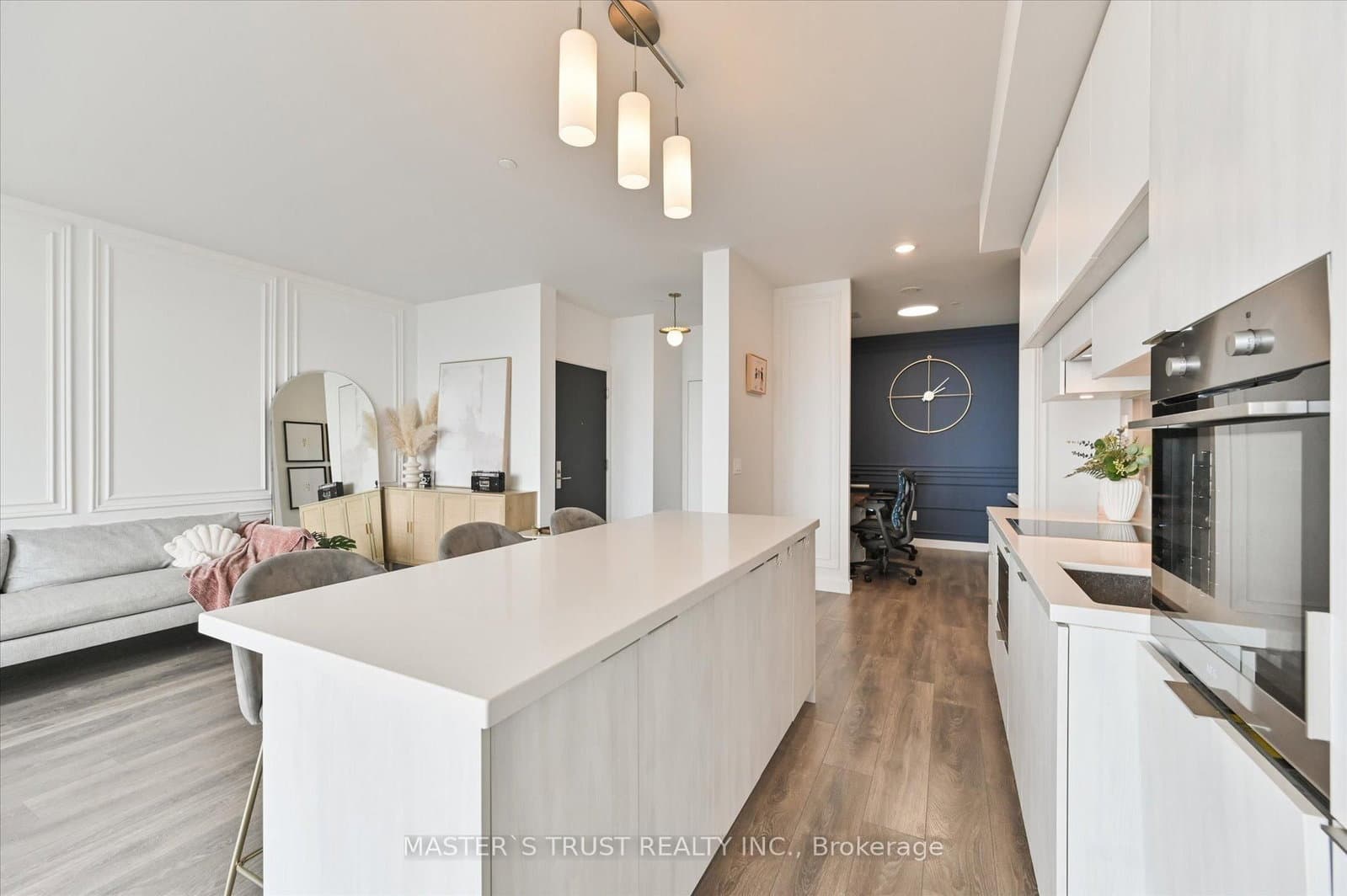 8 Eglinton Avenue E, Unit PH5801 thumbnail 9