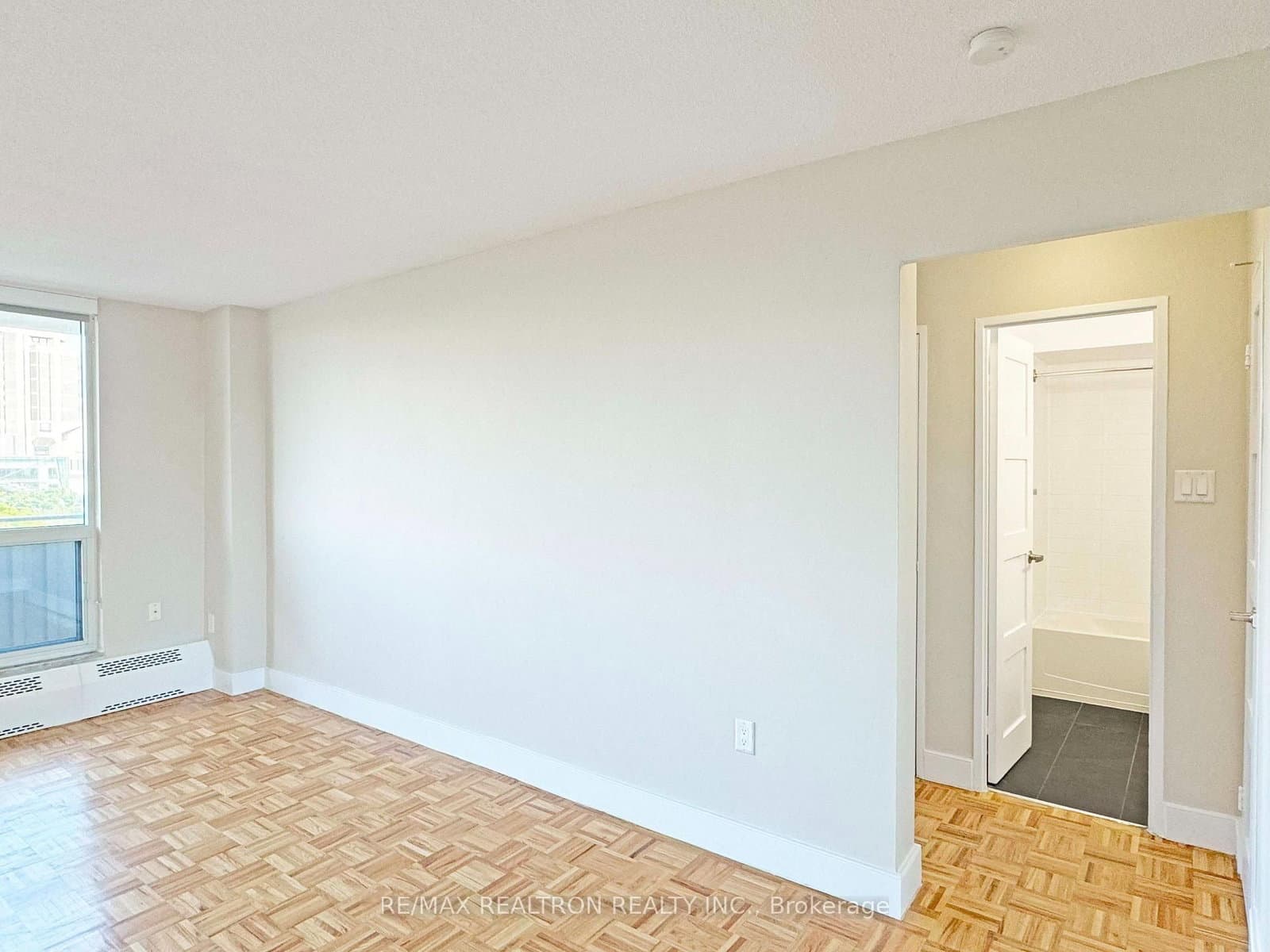 666 Spadina Avenue, Unit 1408 thumbnail 5