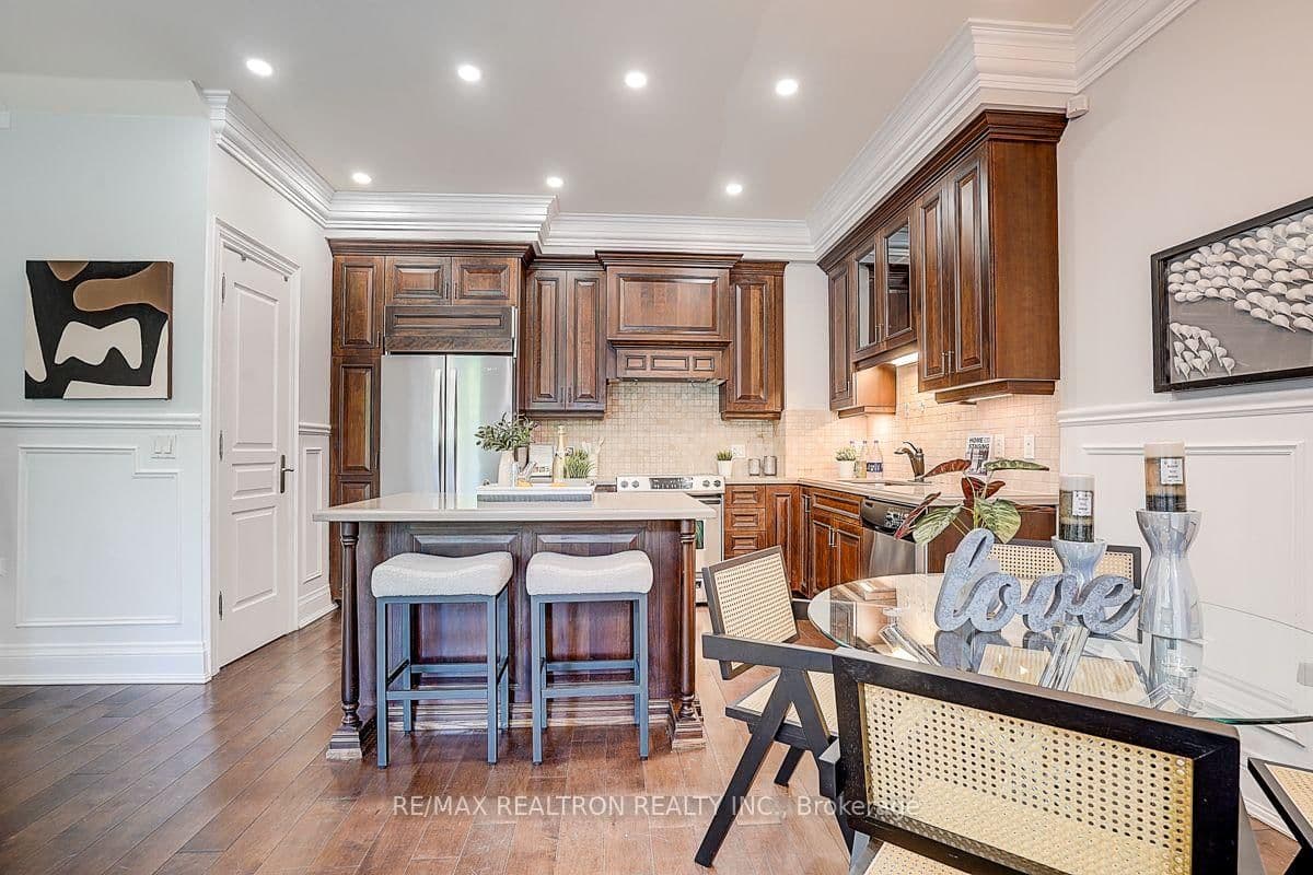 274 Duplex Avenue thumbnail 11