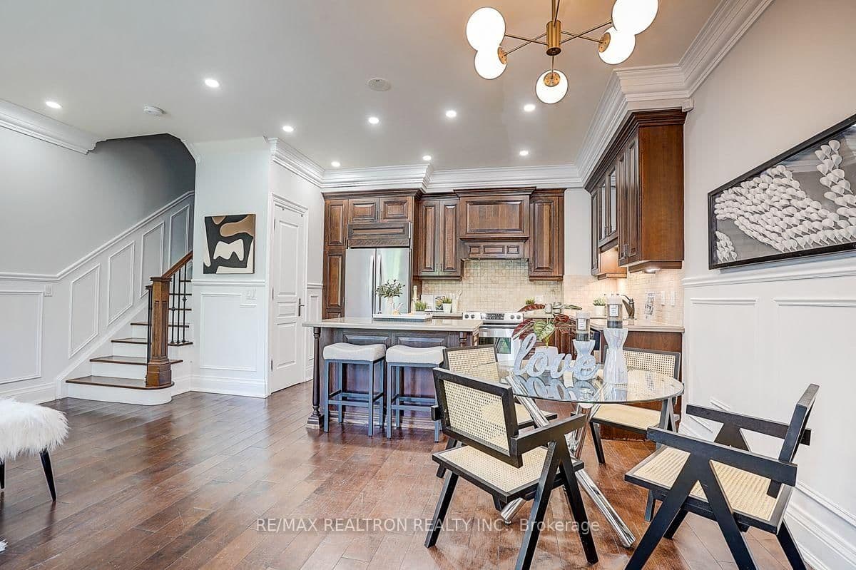 274 Duplex Avenue thumbnail 12