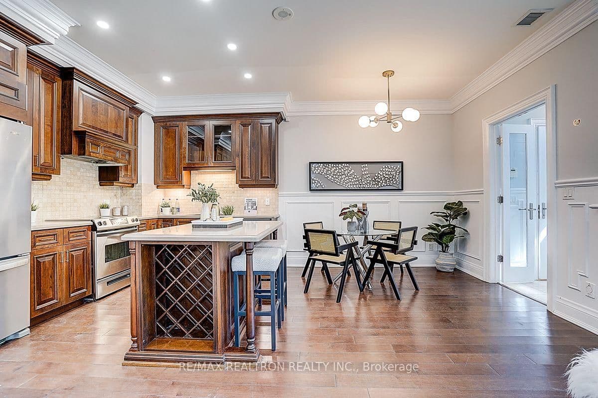 274 Duplex Avenue thumbnail 13