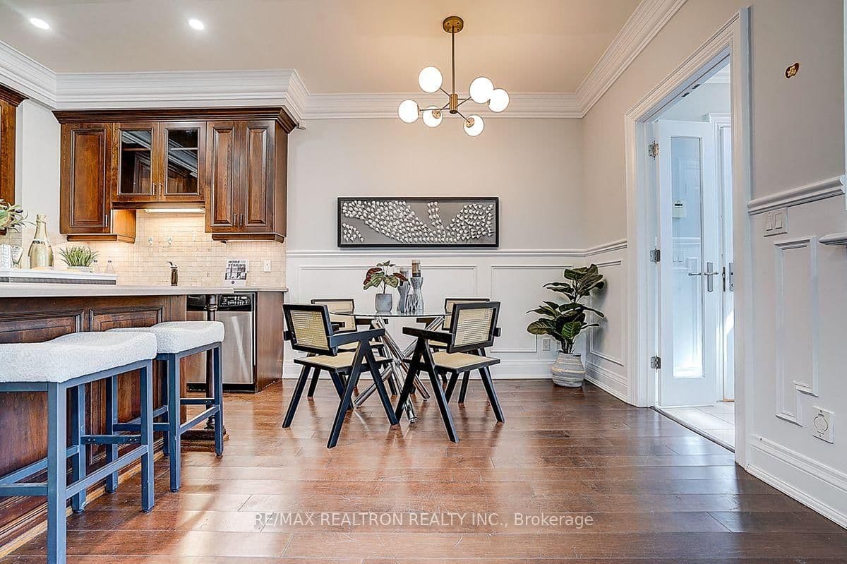 274 Duplex Avenue thumbnail 15