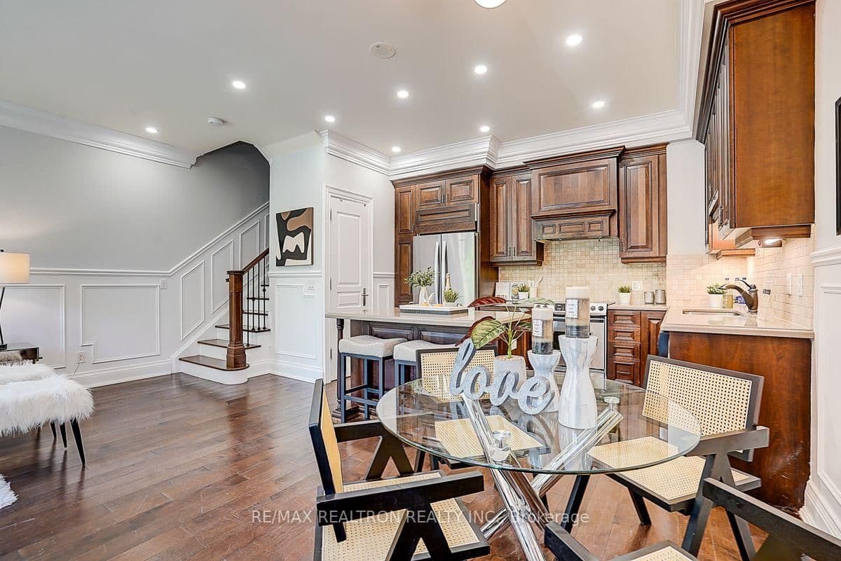 274 Duplex Avenue thumbnail 16