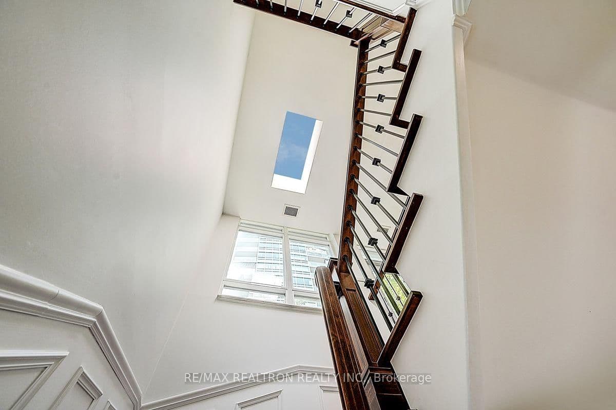 274 Duplex Avenue thumbnail 29