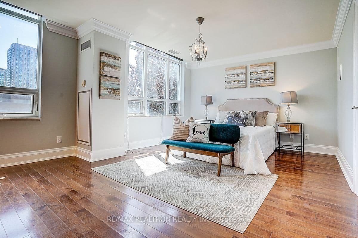 274 Duplex Avenue thumbnail 31