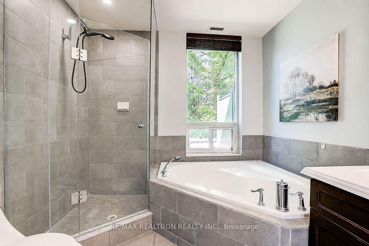 274 Duplex Avenue thumbnail 38